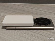 豹来电磁吸充电宝手机壳：告别电量焦虑，体验隐形充电的便捷与快乐